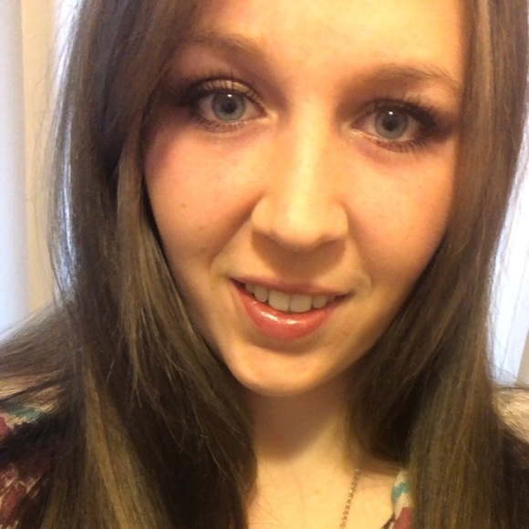 Meet your Posher, Brooke - Picture 1 of 1